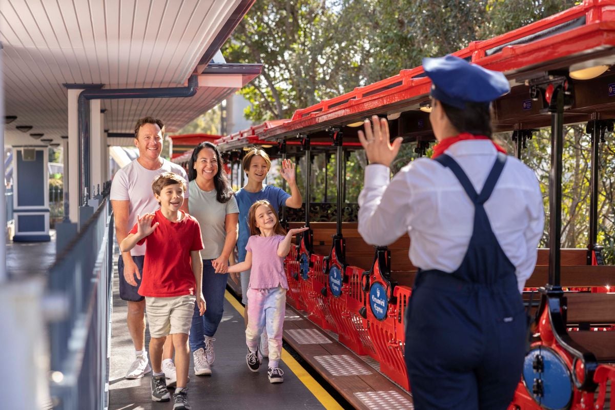 Dreamworld Express - Family